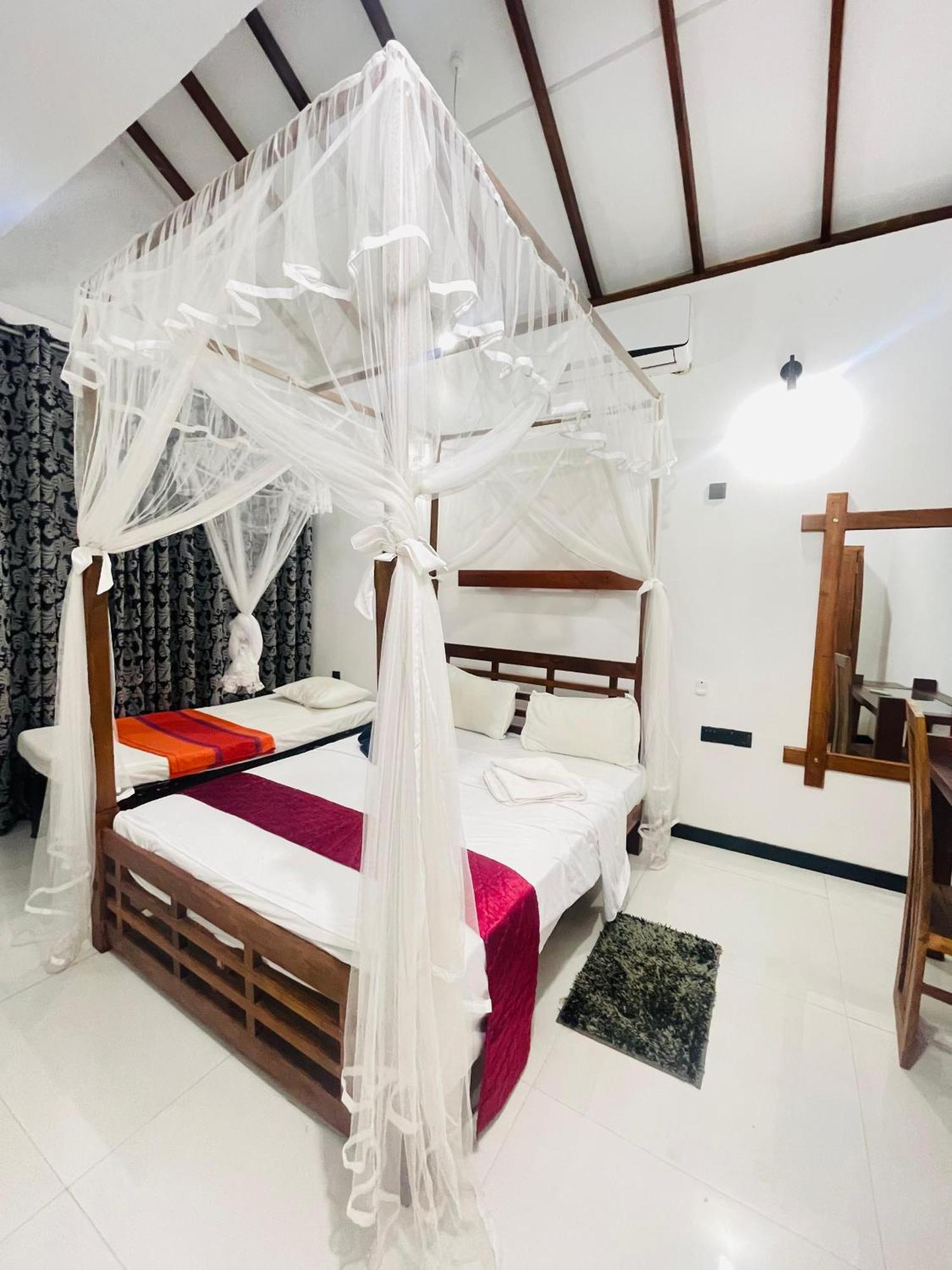 Sigiri Holiday Bungalow Сигирия Екстериор снимка